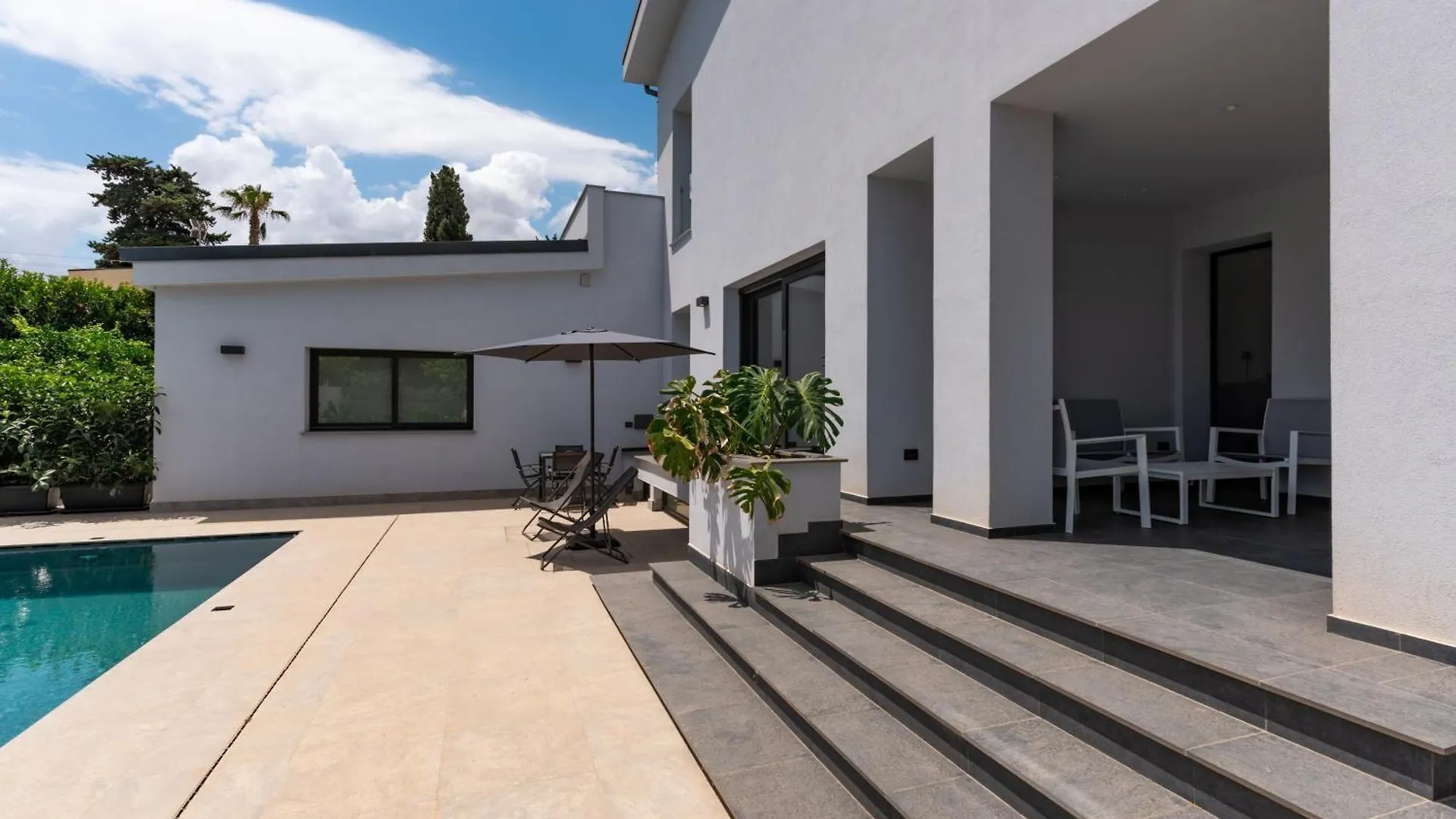 Villa Tina Mondello 0*,
