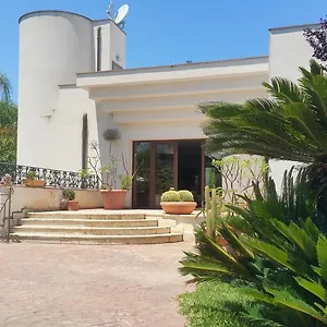 Flora Bed & Breakfast